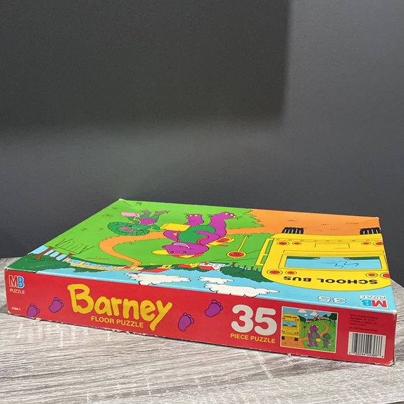 Vintage | Barney: School Bus Stop Scene (1993) - 35 Piece Jumbo Floor Puzzle - Picture 6 of 16